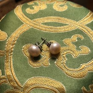 Pearl earrings